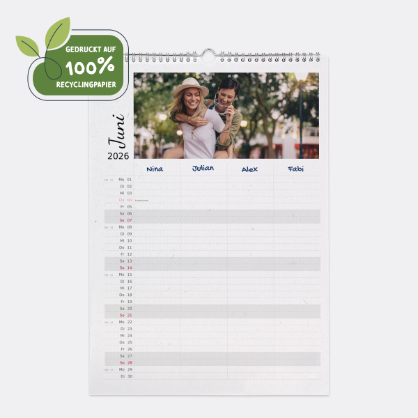 A3 Familienplaner im Hochformat mit Juni-Motiv, vier Spalten und 100 % Recyclingpapier.